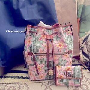 Dooney & Bourke Pink and Green Floral Crossbody Bucket Bag With Wallet NEW
